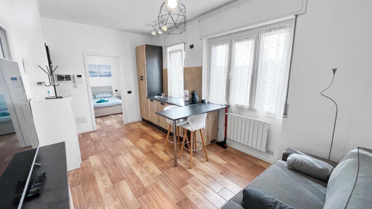 Grazioso E Luminoso Bilocale A Bernareggio Appartement Carnate Buitenkant foto